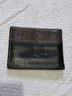 Timberland Two-Tone Brown and Black Leather Bi-Fold Wallet